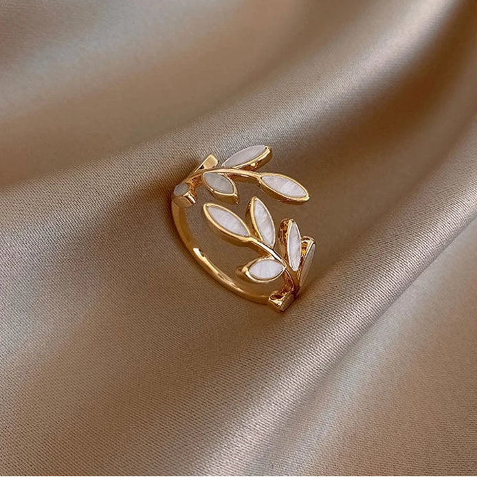 Luxury Leaf Branch Open ring