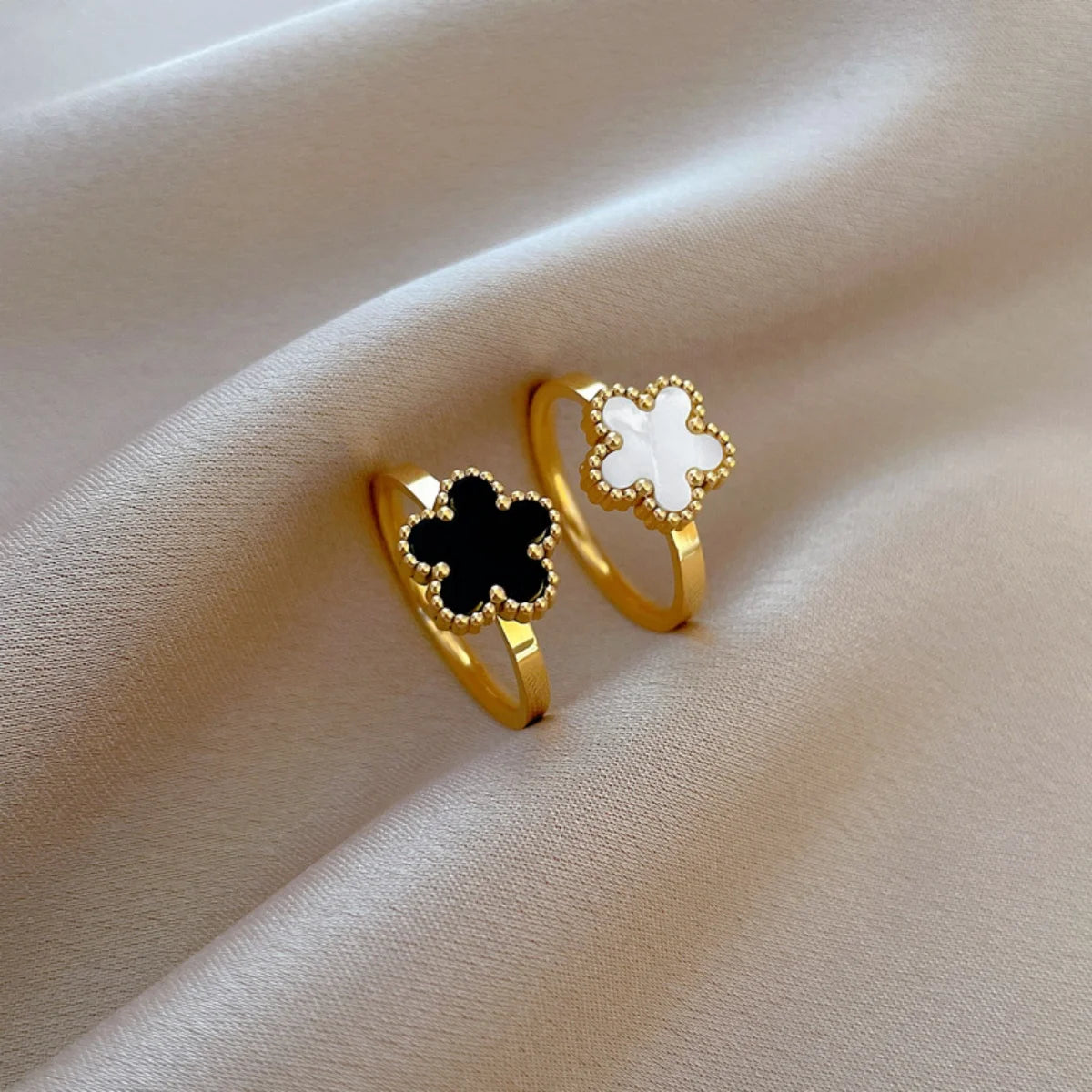 VALMS Lucky Clover Ring – Black & White Enamel
