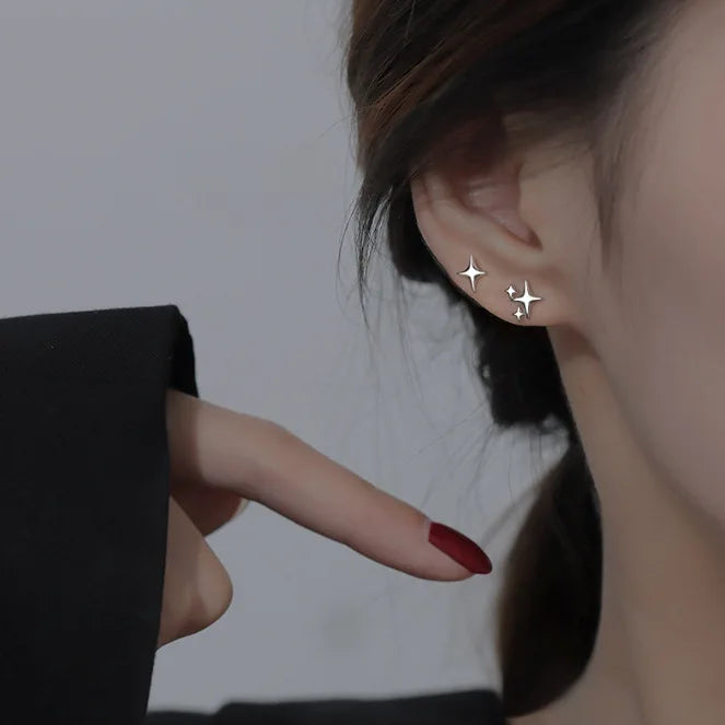 VALMS Wavy Enamel Hoop Earrings – Black &amp; Gold