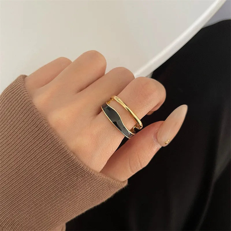 Luxury Irregular Gold Adjustable Ring – Elegant Modern Design