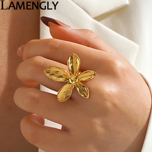 Stainless Steel Exquisite Trend Flower elegant Ring For Women