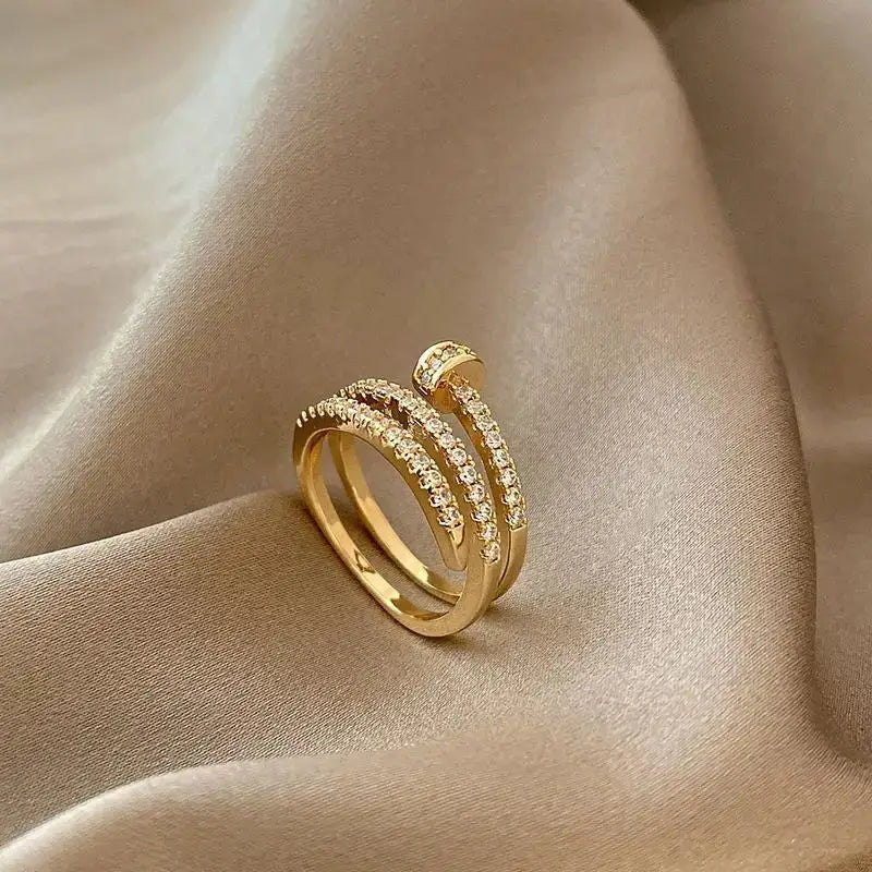 Luxury Zircon Ring – Elegant, Classic & High Quality